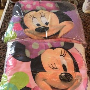 Disney Minnie Mouse 4 Piece Toddler Bedding Set ,gently used